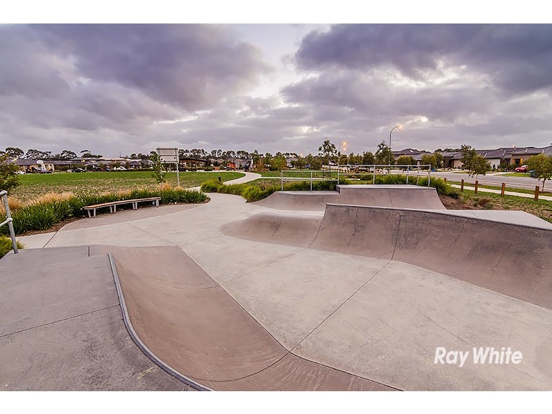 48 Bacchus Road, Cranbourne West VIC 3977