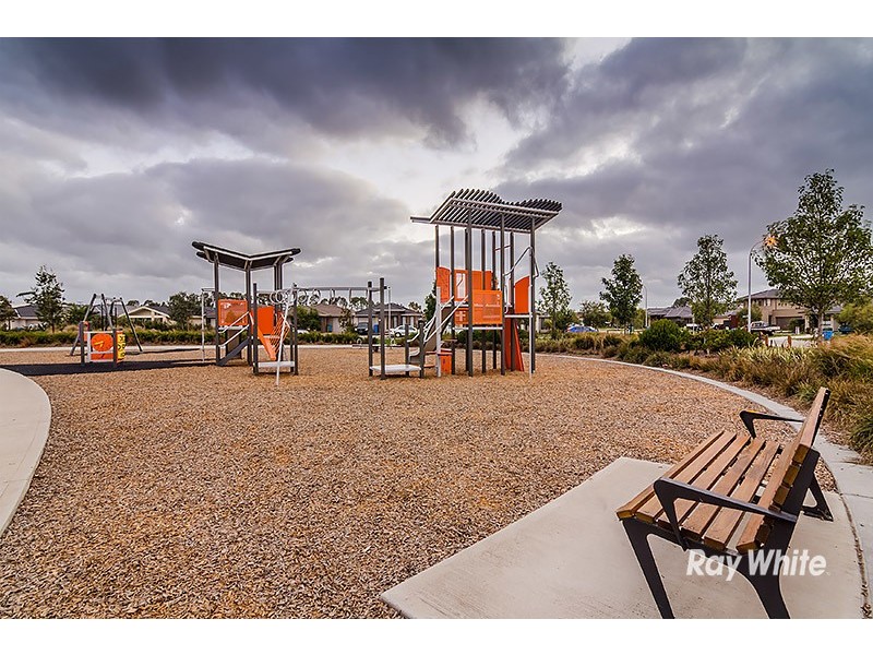 48 Bacchus Road, Cranbourne West VIC 3977