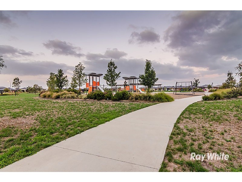 48 Bacchus Road, Cranbourne West VIC 3977