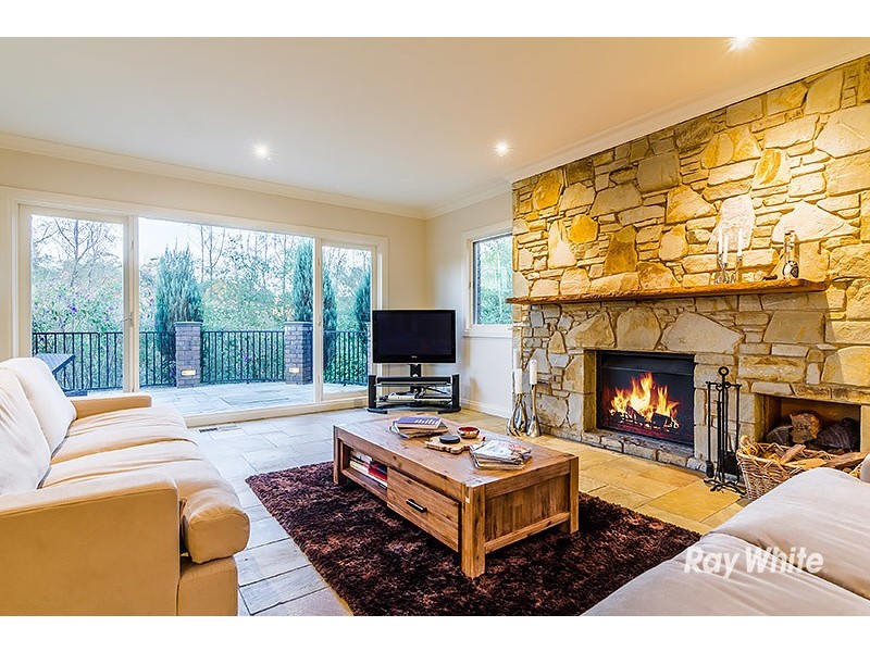 2 Oakridge Close, Lysterfield South VIC 3156