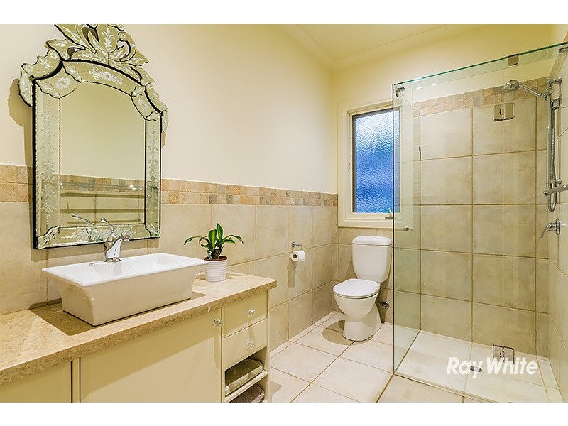 2 Oakridge Close, Lysterfield South VIC 3156