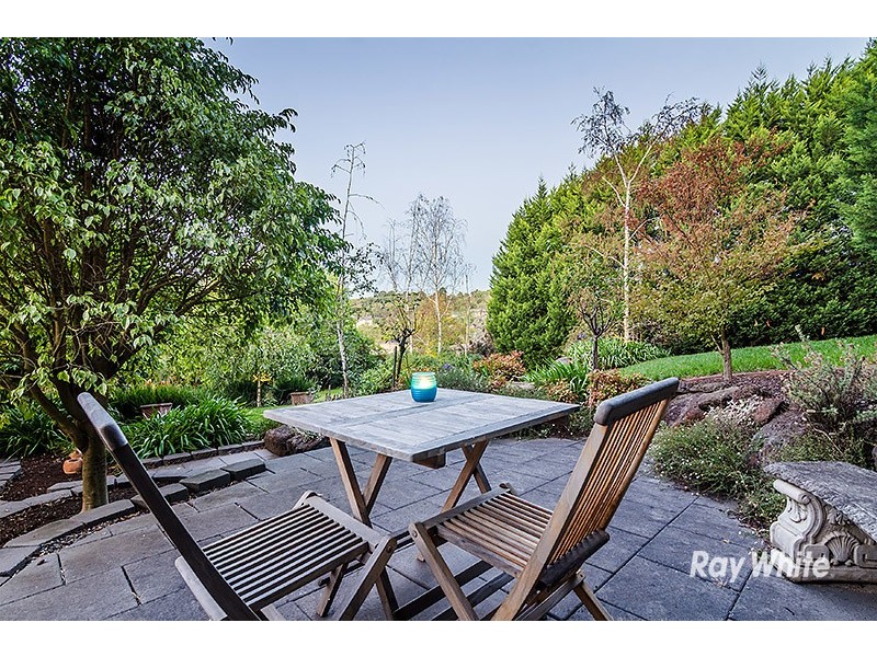 2 Oakridge Close, Lysterfield South VIC 3156