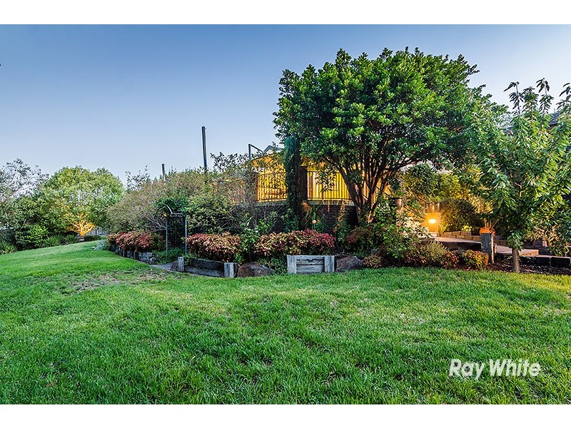 2 Oakridge Close, Lysterfield South VIC 3156