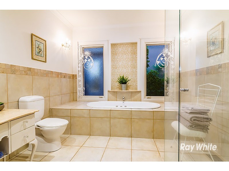 2 Oakridge Close, Lysterfield South VIC 3156