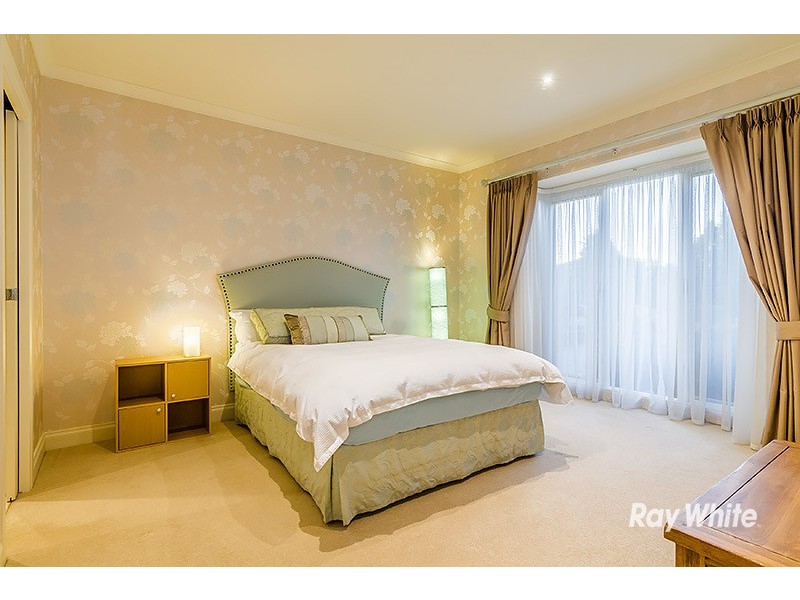 2 Oakridge Close, Lysterfield South VIC 3156