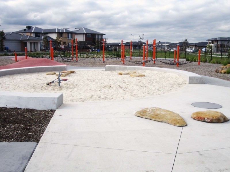 47 Wilkiea Crescent, Cranbourne North VIC 3977