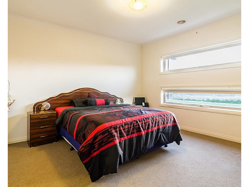 32 Silverwattle Drive, Lyndhurst VIC 3975