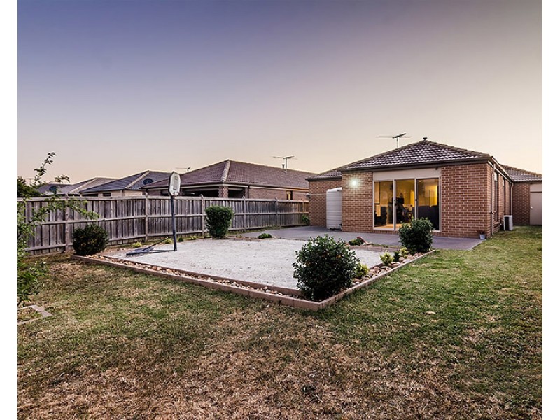 32 Silverwattle Drive, Lyndhurst VIC 3975