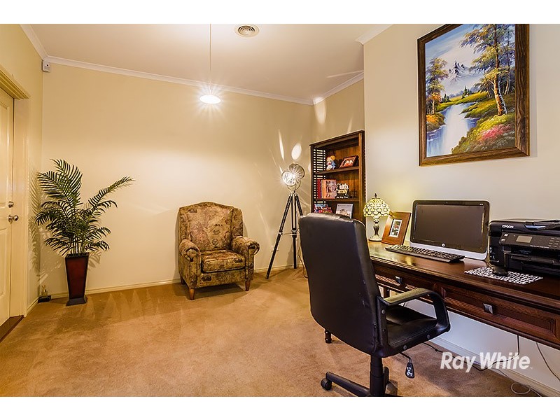 6 Waterbush Crescent, Lyndhurst VIC 3975