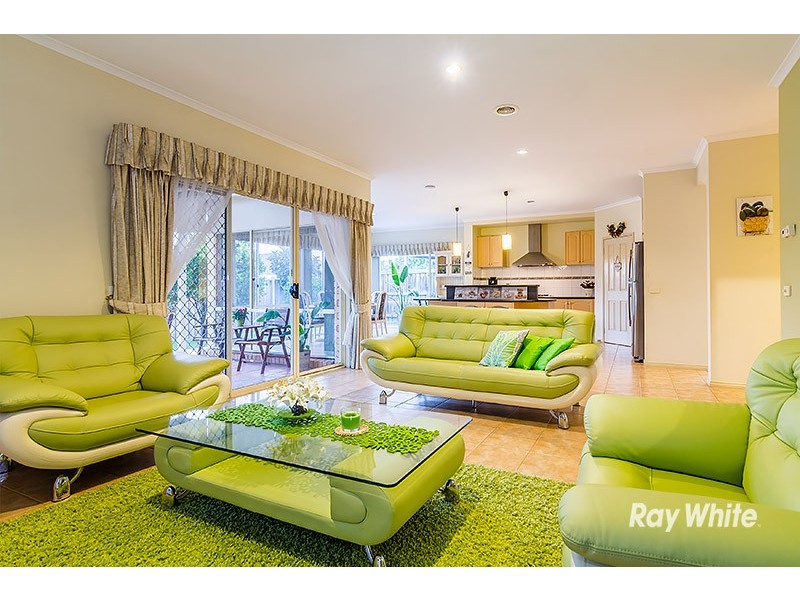 6 Waterbush Crescent, Lyndhurst VIC 3975