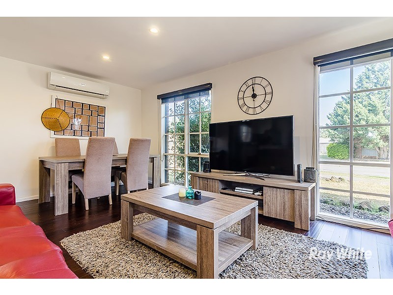 5 Insignia Crescent, Berwick VIC 3806