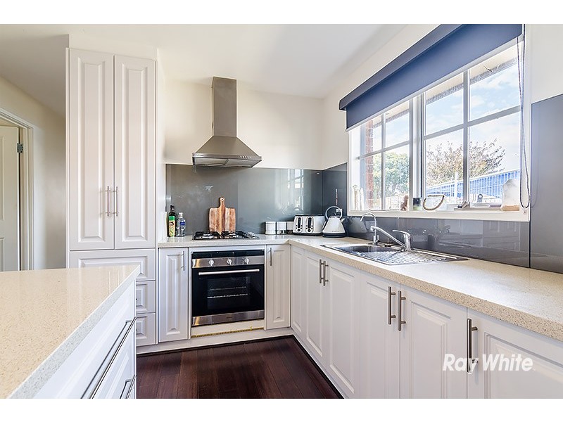 5 Insignia Crescent, Berwick VIC 3806