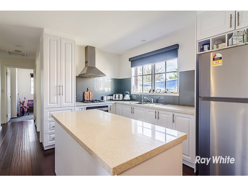 5 Insignia Crescent, Berwick VIC 3806