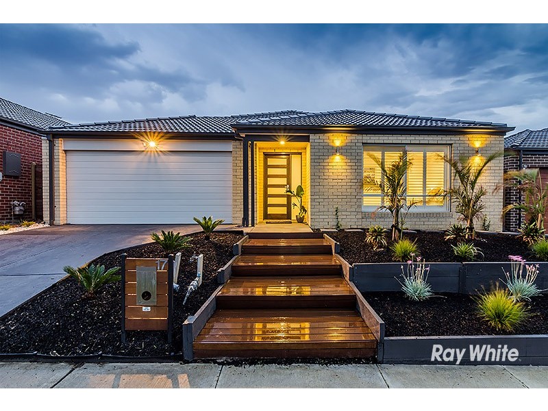 17 Guinea Flower Drive, Cranbourne West VIC 3977