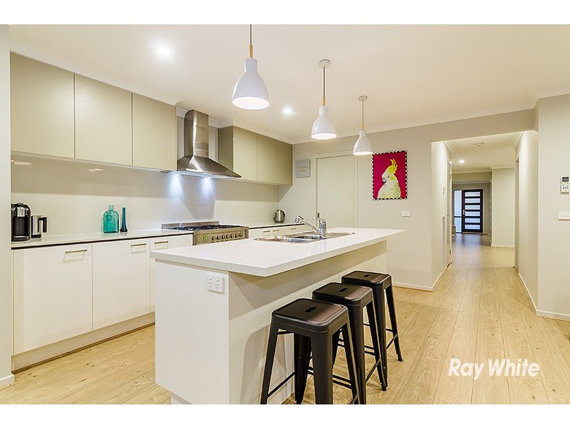 17 Guinea Flower Drive, Cranbourne West VIC 3977