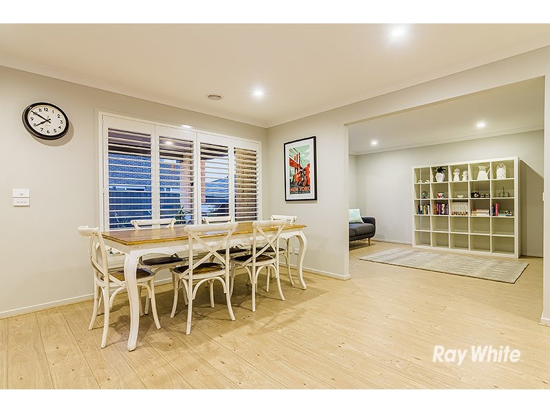 17 Guinea Flower Drive, Cranbourne West VIC 3977