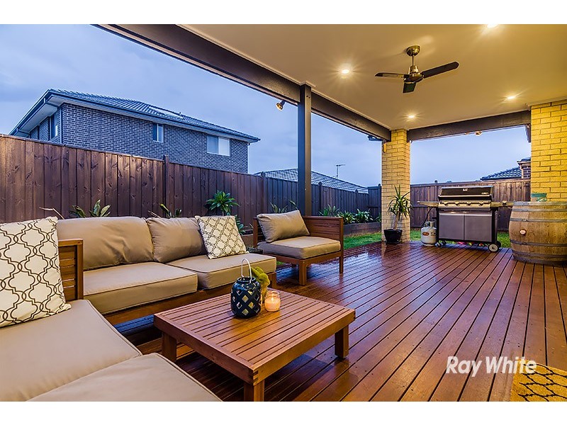 17 Guinea Flower Drive, Cranbourne West VIC 3977