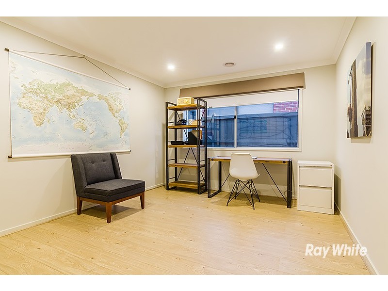 17 Guinea Flower Drive, Cranbourne West VIC 3977