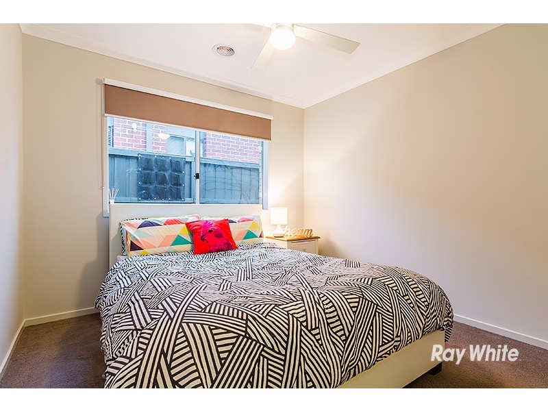 17 Guinea Flower Drive, Cranbourne West VIC 3977