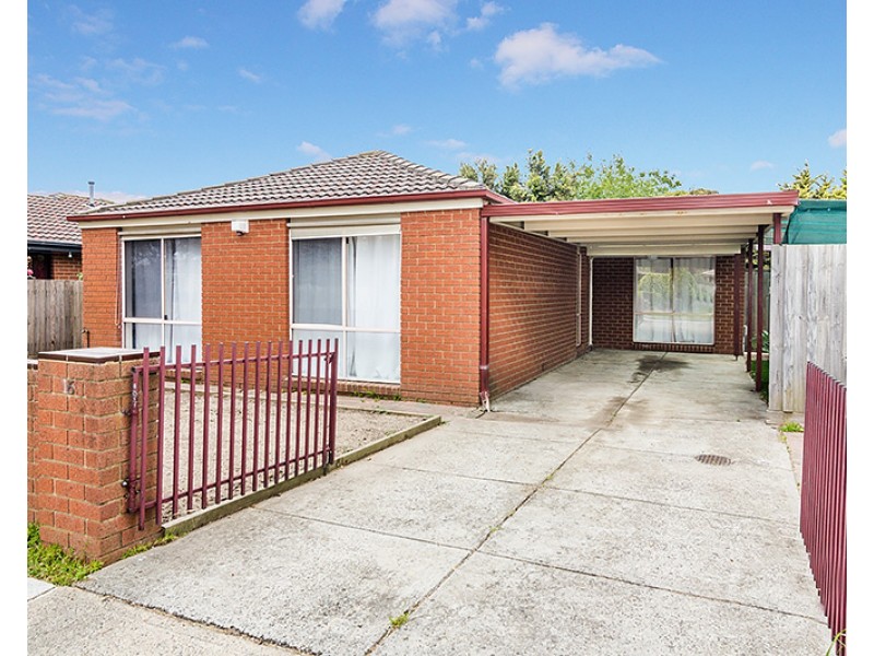 2/16 Jacinta Drive, Cranbourne West VIC 3977
