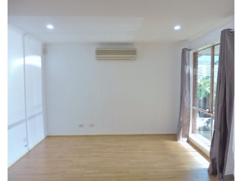 2/16 Jacinta Drive, Cranbourne West VIC 3977