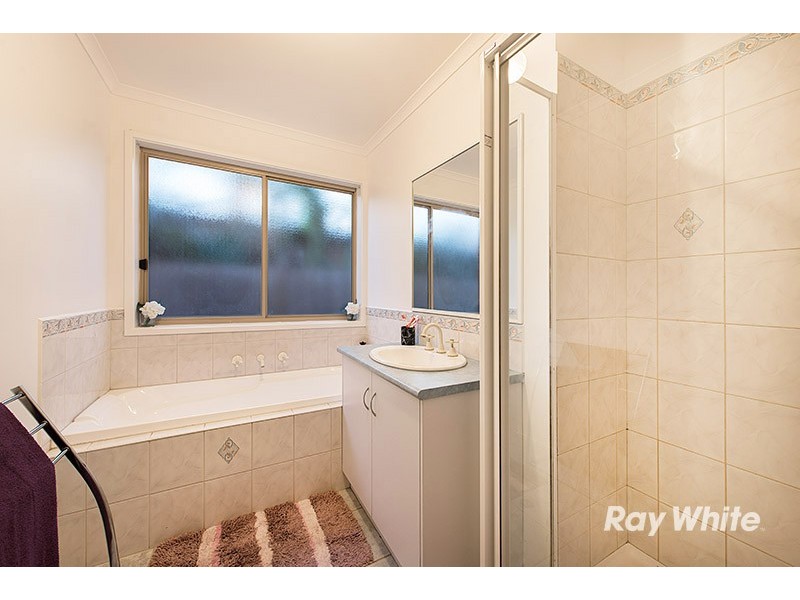 10 Gilja Court, Cranbourne West VIC 3977