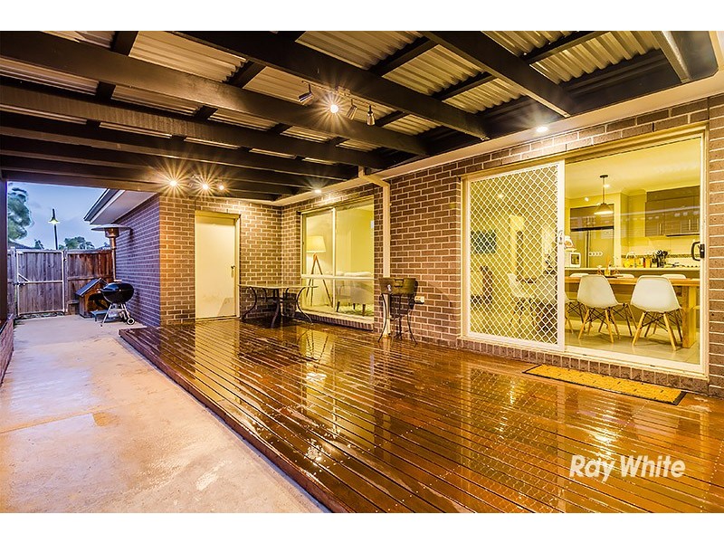 6 Yammerbook Way, Cranbourne East VIC 3977