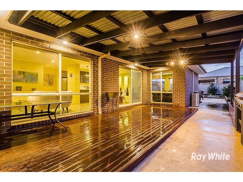 6 Yammerbook Way, Cranbourne East VIC 3977