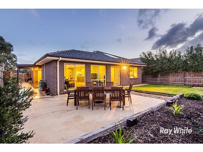 6 Yammerbook Way, Cranbourne East VIC 3977