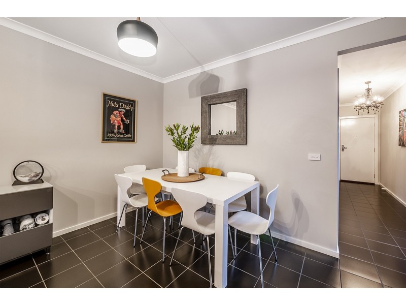 26 Fleuve Rise, Clyde North VIC 3978