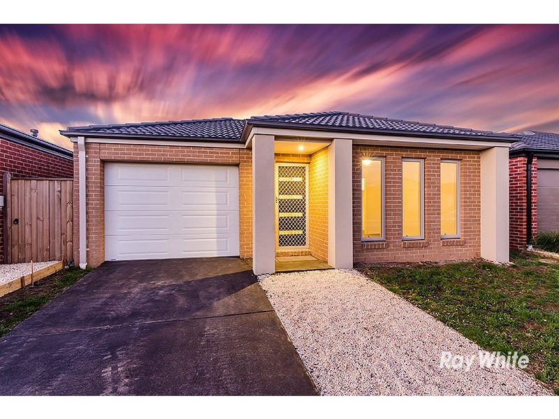 9 Queensberry Street, Cranbourne West VIC 3977