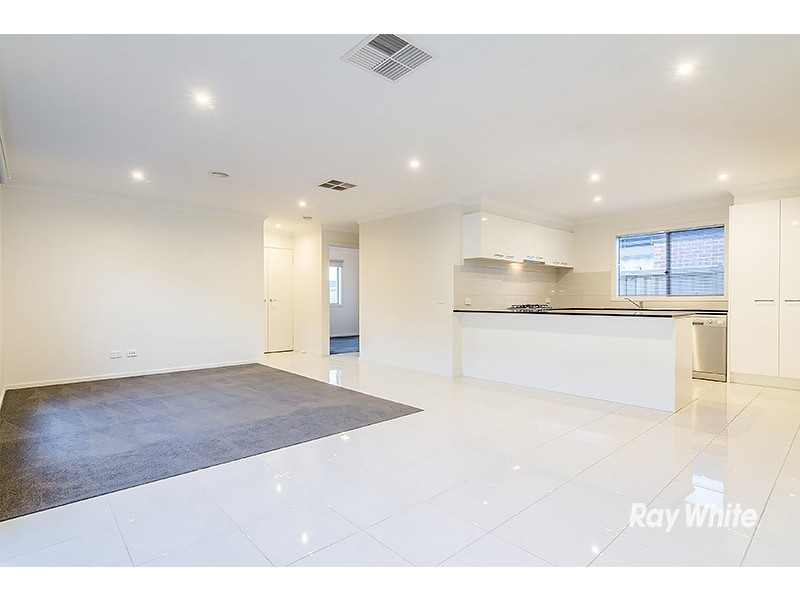 9 Queensberry Street, Cranbourne West VIC 3977