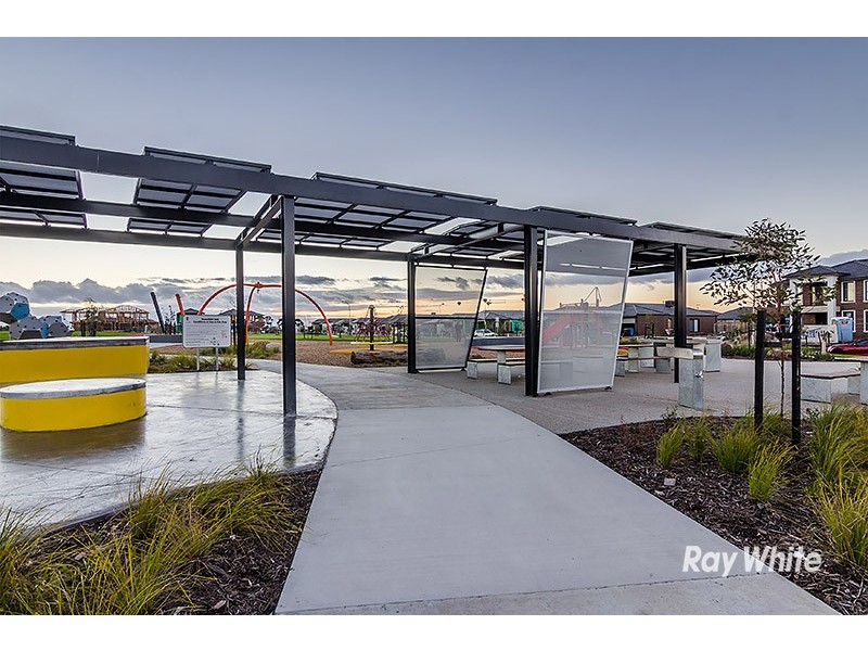 9 Queensberry Street, Cranbourne West VIC 3977