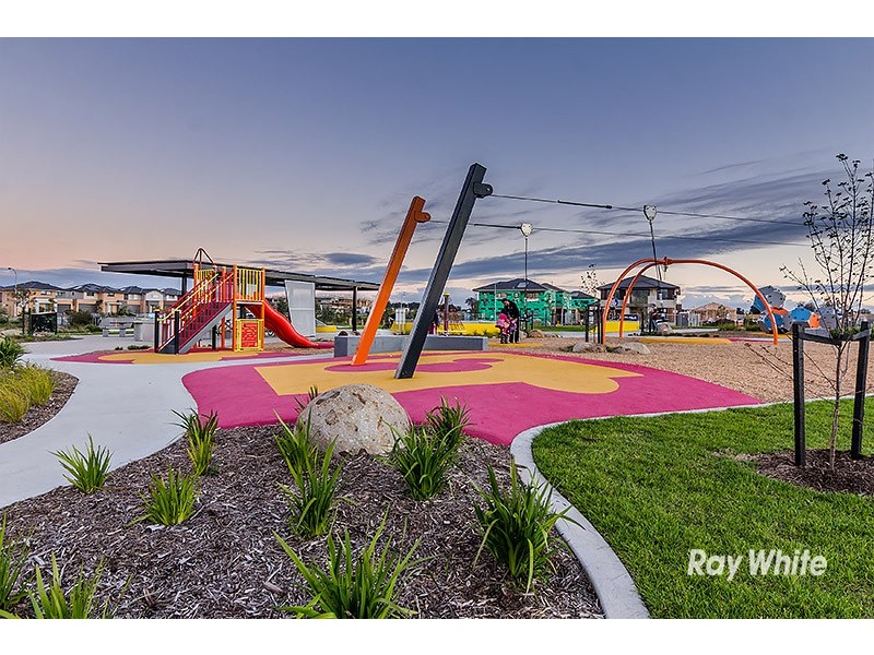 9 Queensberry Street, Cranbourne West VIC 3977