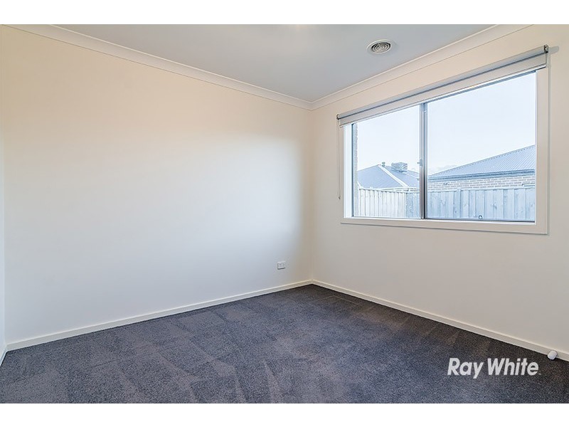 9 Queensberry Street, Cranbourne West VIC 3977