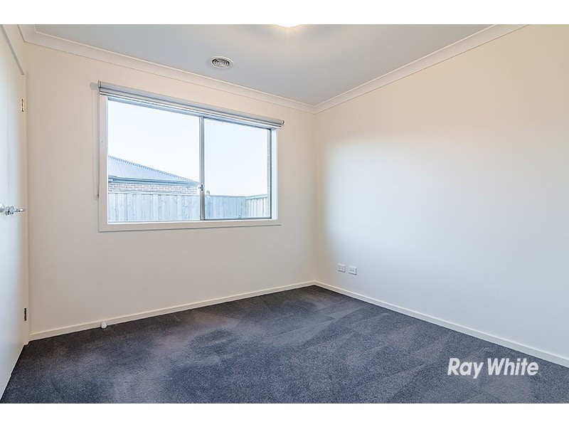 9 Queensberry Street, Cranbourne West VIC 3977