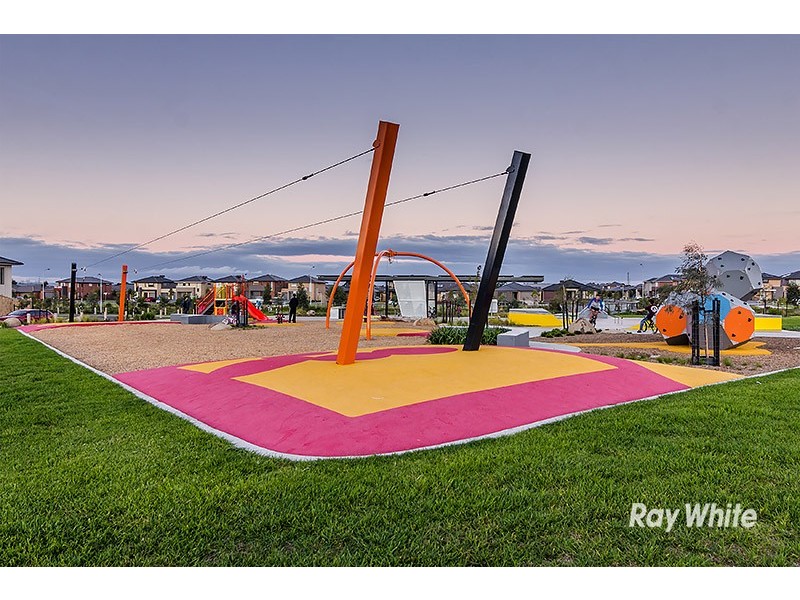 9 Queensberry Street, Cranbourne West VIC 3977