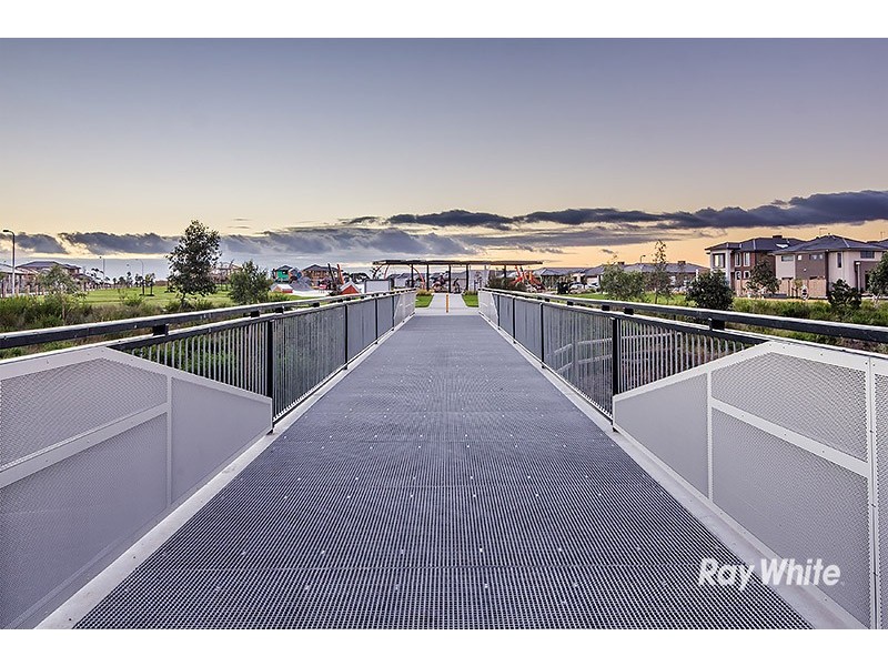 9 Queensberry Street, Cranbourne West VIC 3977