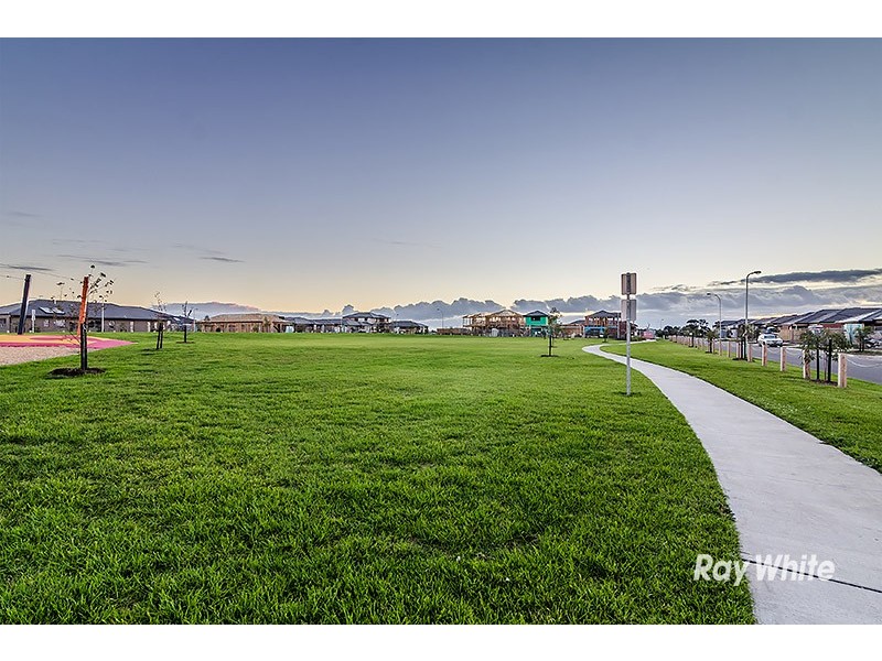 9 Queensberry Street, Cranbourne West VIC 3977