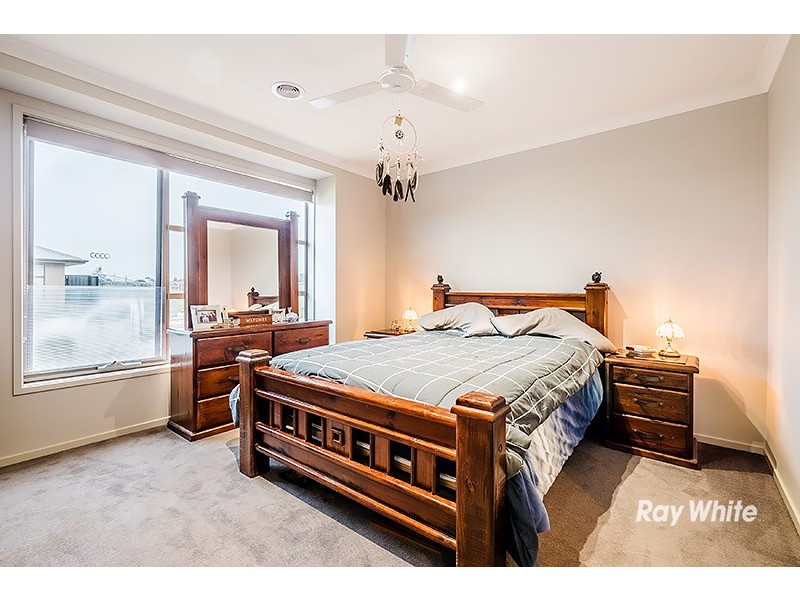 20 Dream Avenue, Clyde North VIC 3978