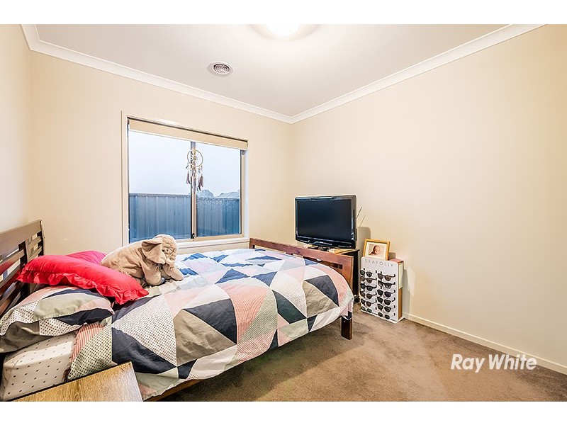 20 Dream Avenue, Clyde North VIC 3978