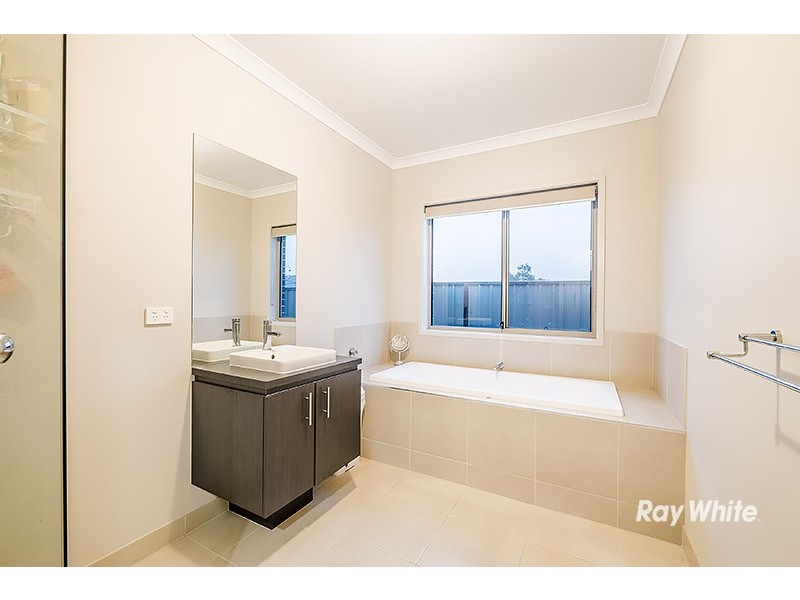 20 Dream Avenue, Clyde North VIC 3978