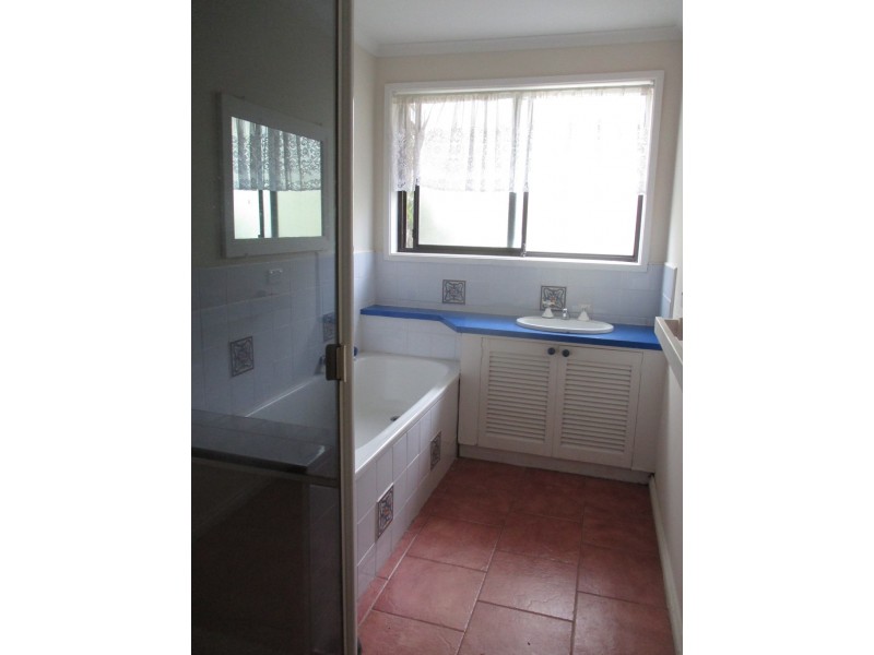 2 Garden Street, Cranbourne East VIC 3977