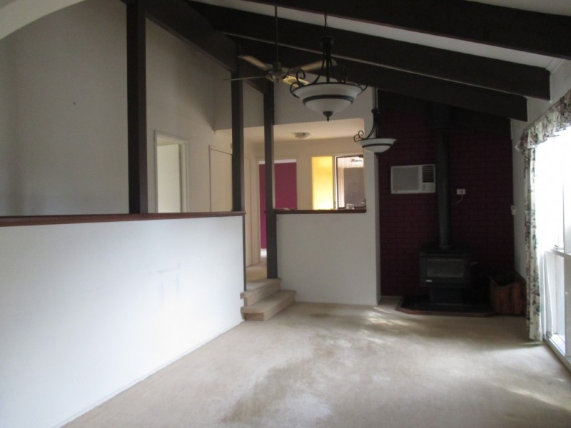 2 Garden Street, Cranbourne East VIC 3977