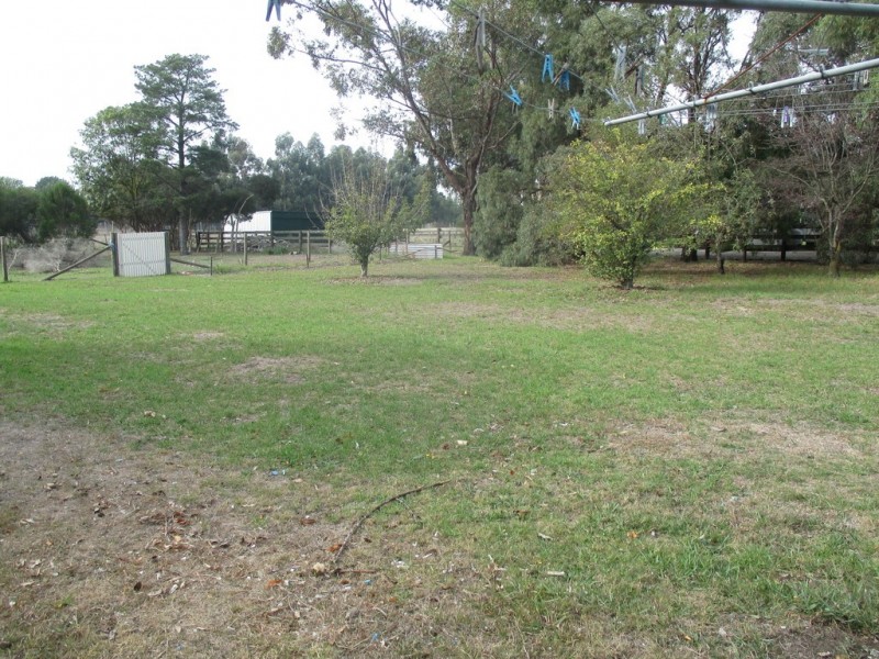 2 Garden Street, Cranbourne East VIC 3977