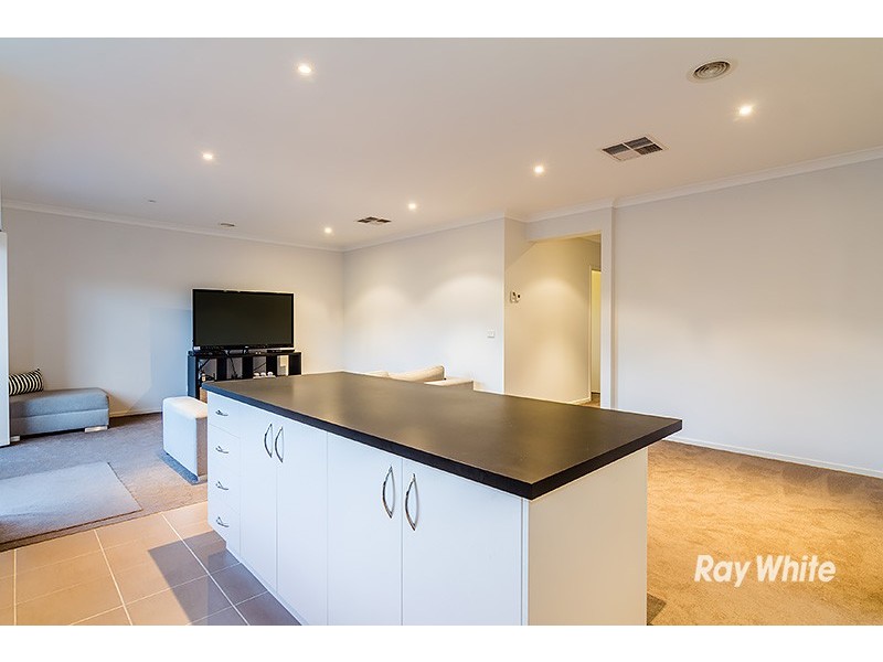 43 Gregson Grove, Lyndhurst VIC 3975