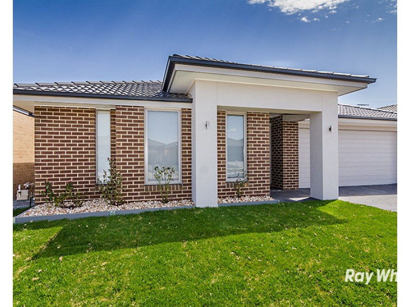 10 Statham View, Cranbourne West VIC 3977