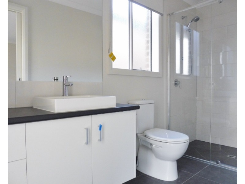 10 Statham View, Cranbourne West VIC 3977