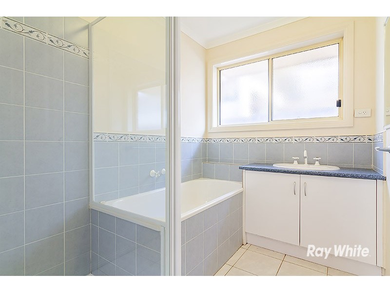 24 Darvell Court, Pakenham VIC 3810