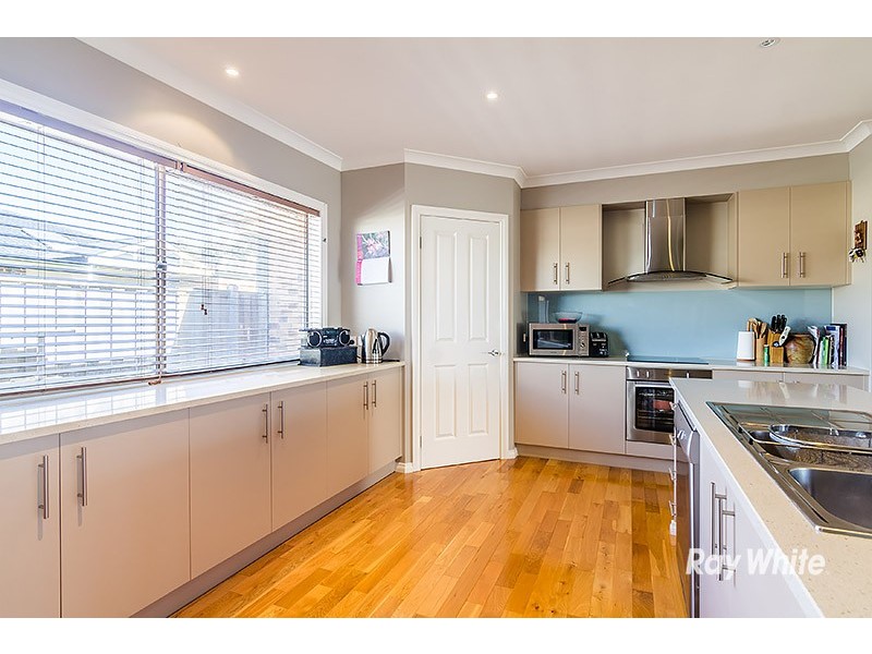 1 Donohue Street, Cranbourne East VIC 3977